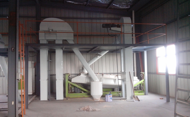 室外放置的生產飼料機械我們應該如何進行維護保養呢?