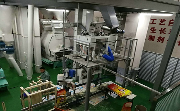養(yǎng)殖飼料機(jī)械多少錢(qián)?要保證其作業(yè)又該做好哪些方面?