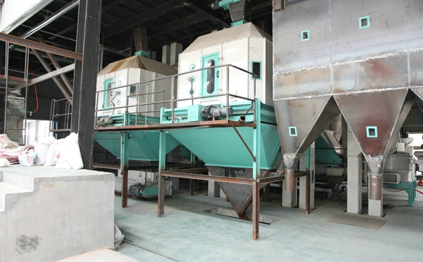 雞飼料機械在飼料的自動化處理方面發揮了重要作用